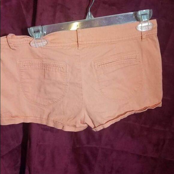 Delia’s Evan Orange shorts size 7/8   Two slant front pockets. 2 back pockets - Picture 3 of 7